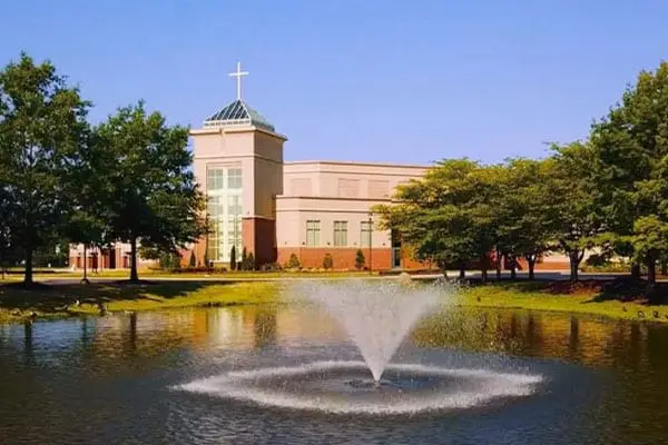 liberty at hampton exterior and water
